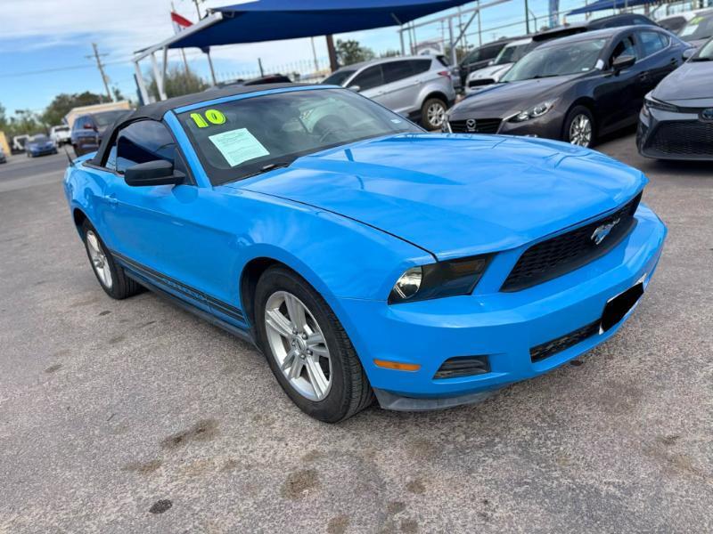 Ford Mustang V6 Convertible 2010