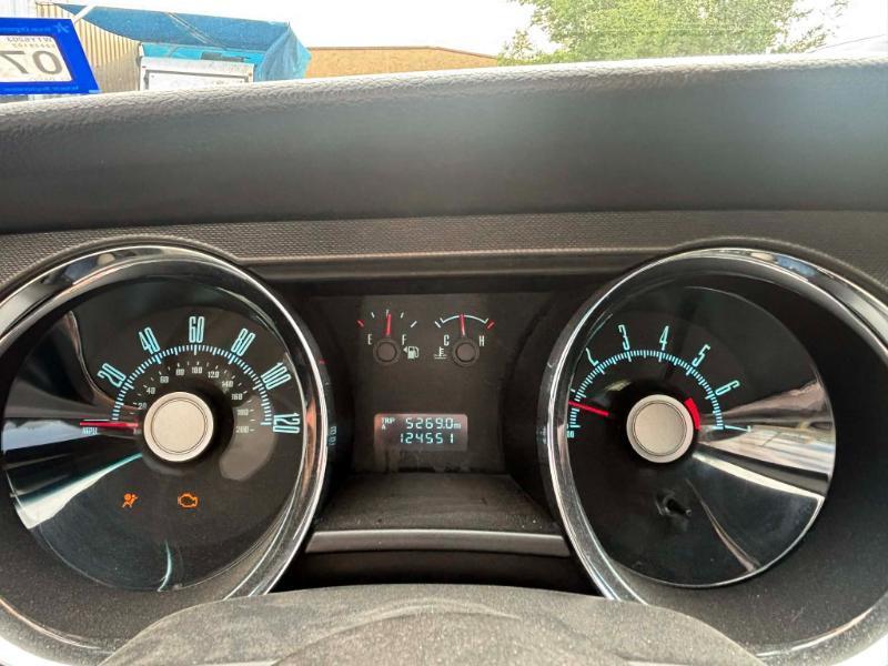 Ford Mustang V6 Convertible 2010