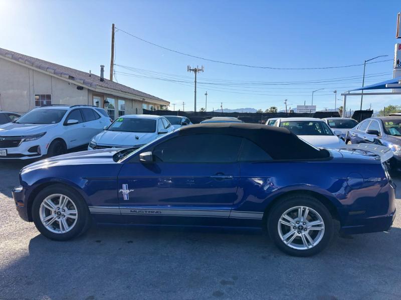 Ford Mustang V6 Convertible 2013