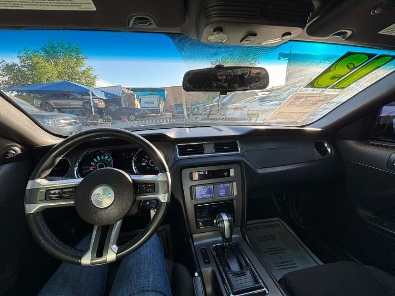 Ford Mustang V6 Convertible 2013