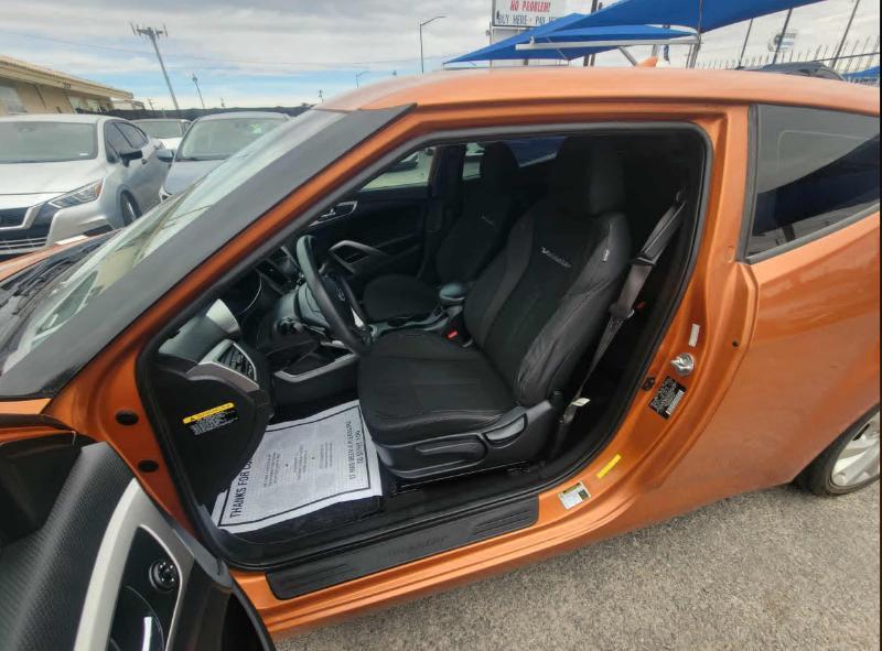 Hyundai Veloster Base 6MT 2016