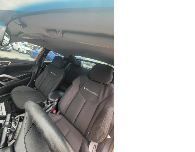 Hyundai Veloster Base 6MT 2016