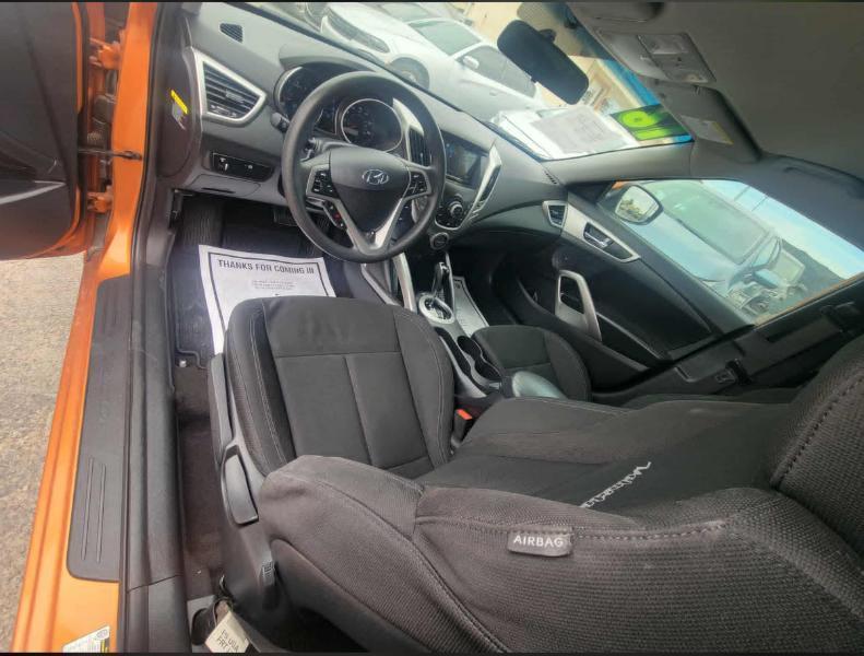 Hyundai Veloster Base 6MT 2016