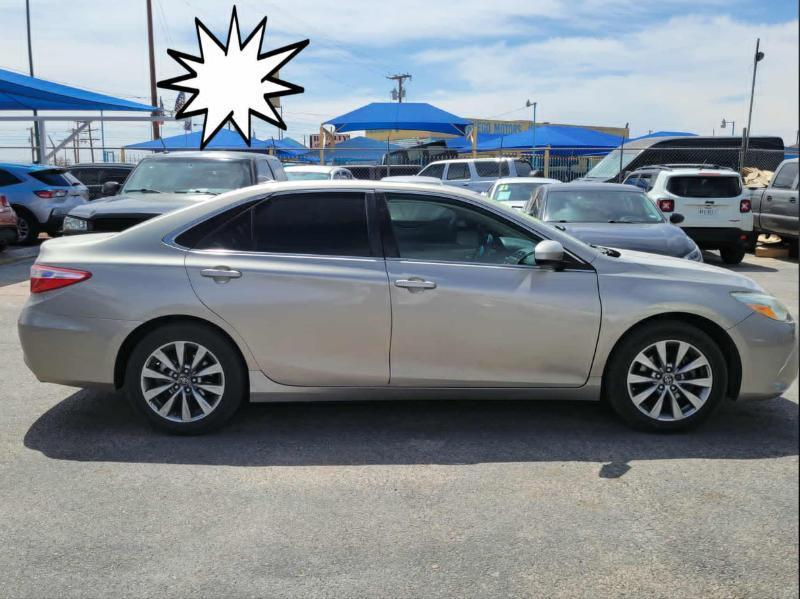 Toyota Camry SE 2017