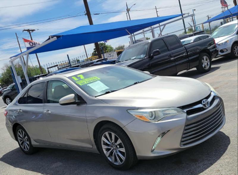 Toyota Camry SE 2017