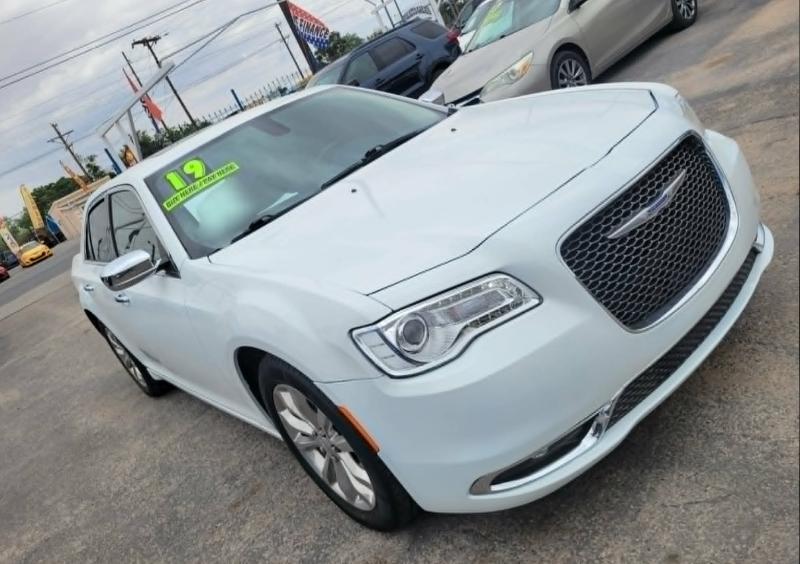 Chrysler 300 Limited AWD 2019