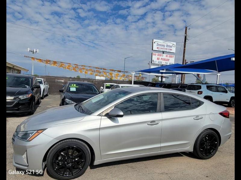 Hyundai Elantra SE 6M 2020