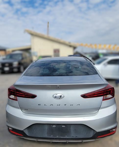 Hyundai Elantra SE 6M 2020
