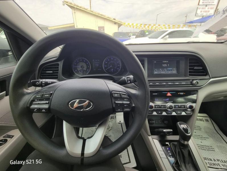 Hyundai Elantra SE 6M 2020
