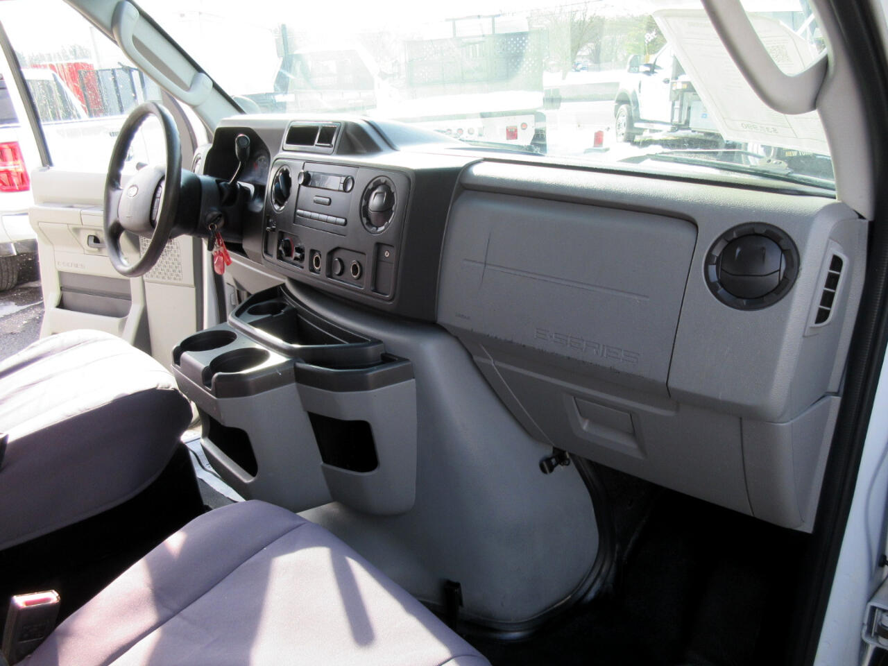 Ford E-Series Cutaway  2017