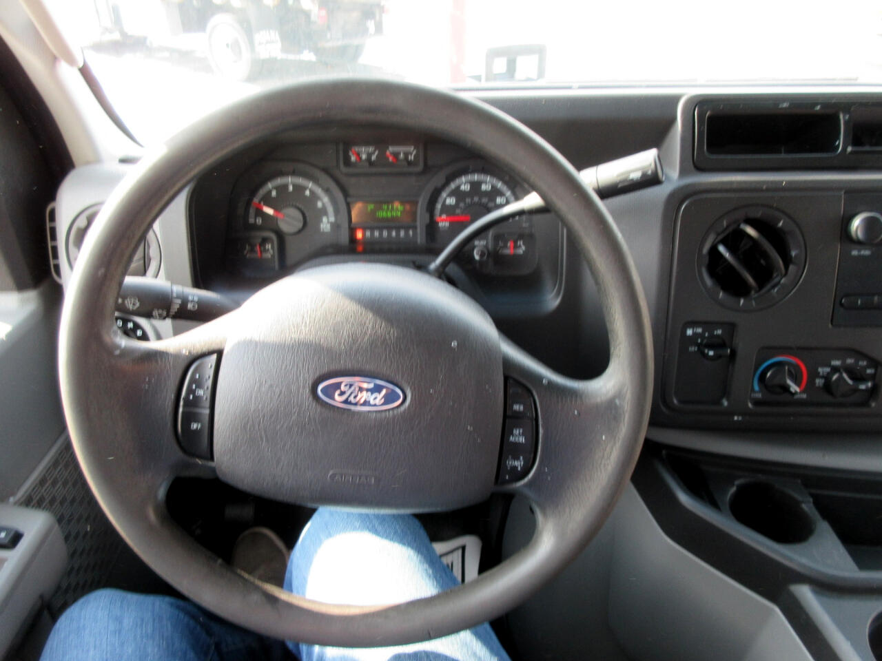 Ford E-Series Cutaway  2017