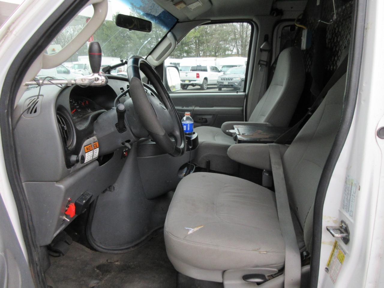 Ford Econoline Cargo Van  2007