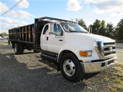 2005 Ford F-750 