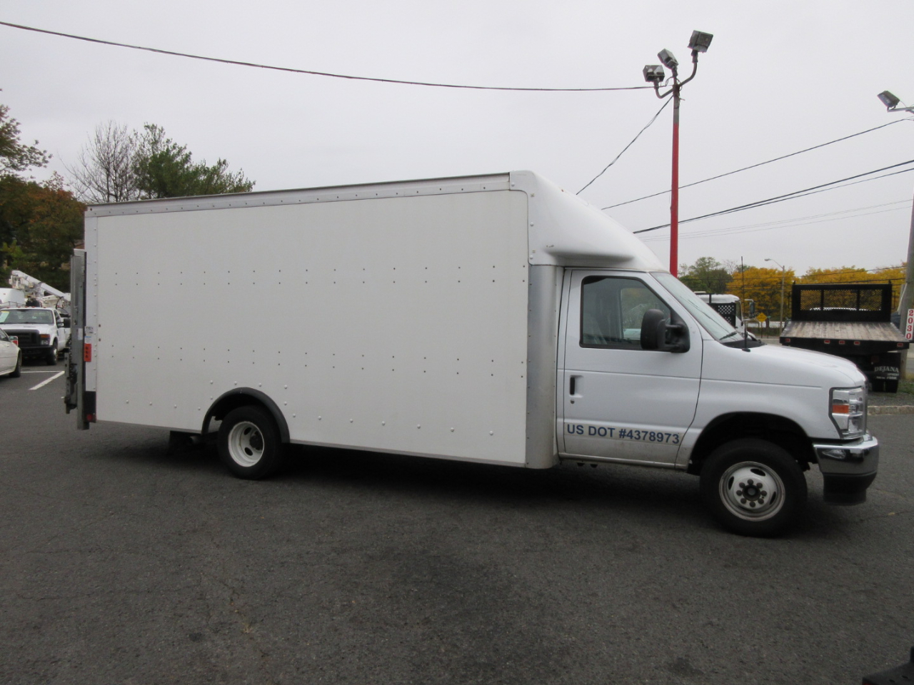 Ford Econoline E-450 2024 Ford Econoline E-450 2024