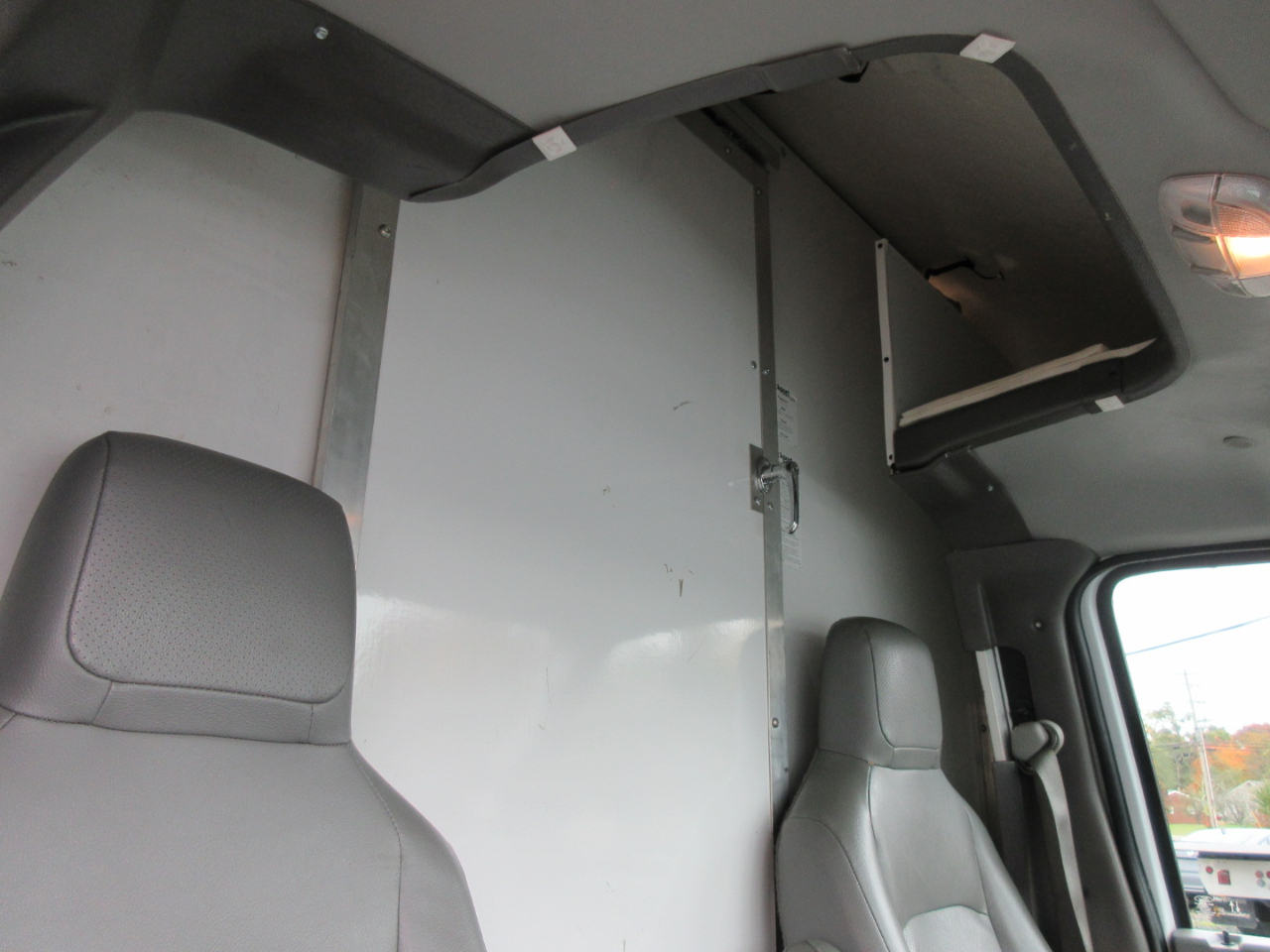 Ford Econoline E-450 2024 Ford Econoline E-450 2024