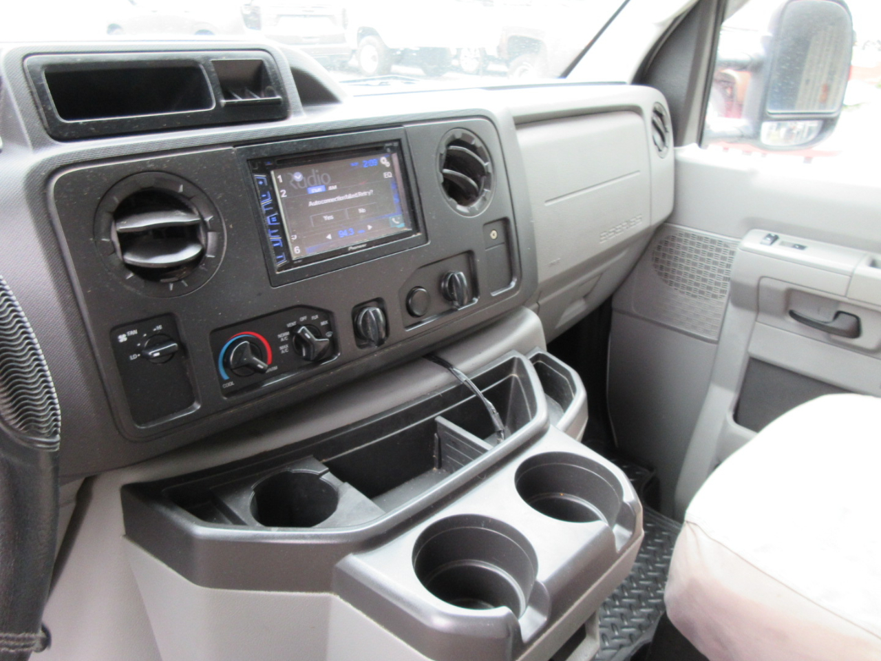 Ford Econoline E-350 Super Duty 2016 Ford Econoline E-350 Super Duty 2016