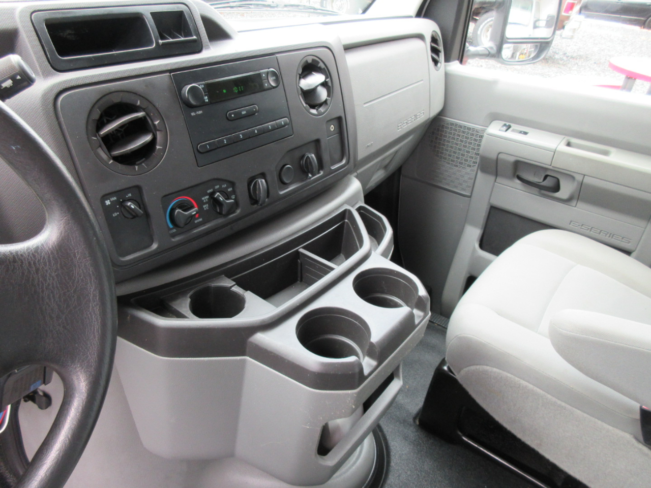 Ford Econoline  2013