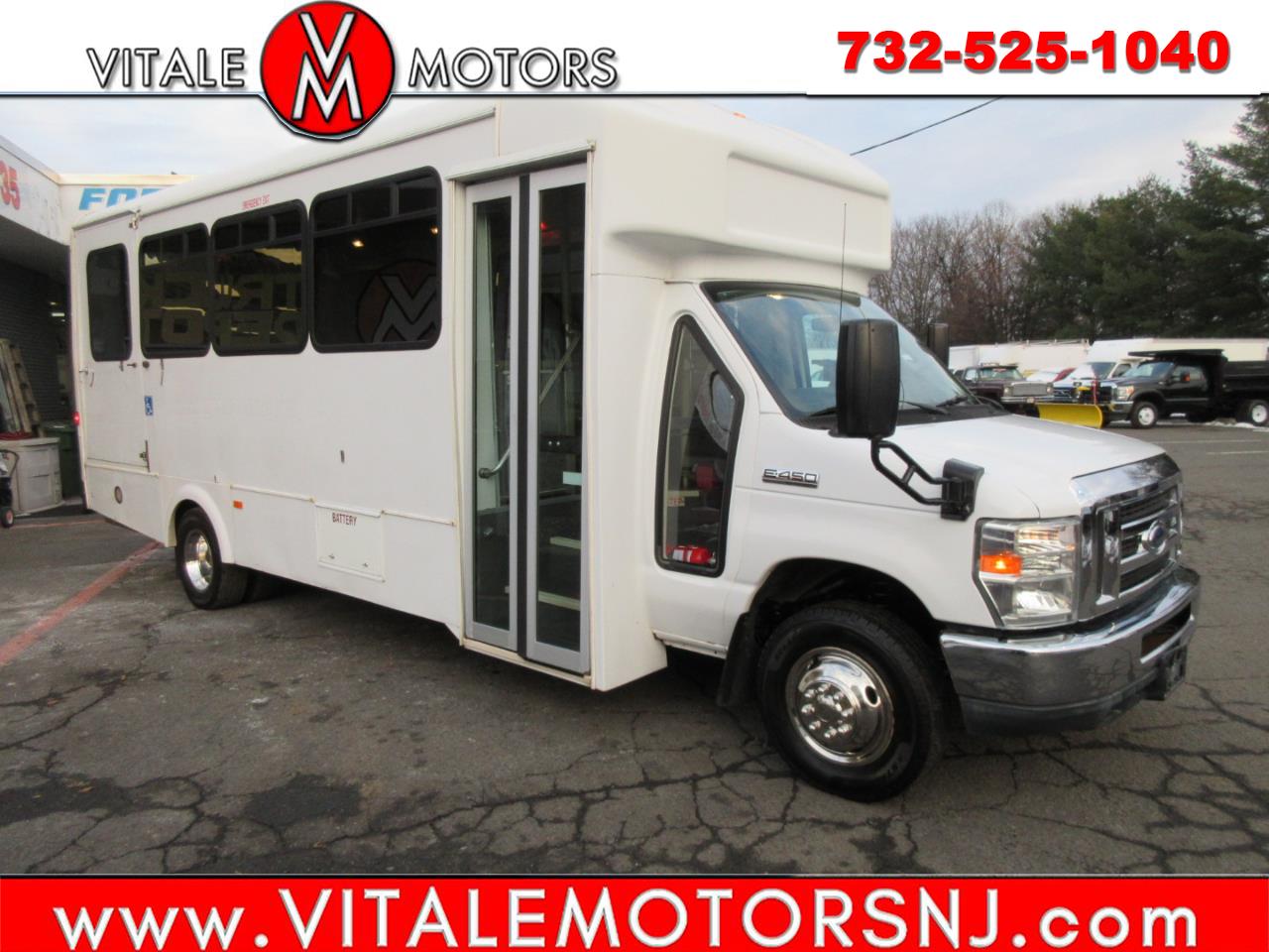 2013 Ford E-450 16 passenger Handicapped Bus