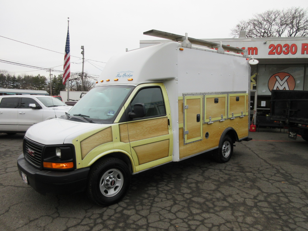 GMC Savana  2013