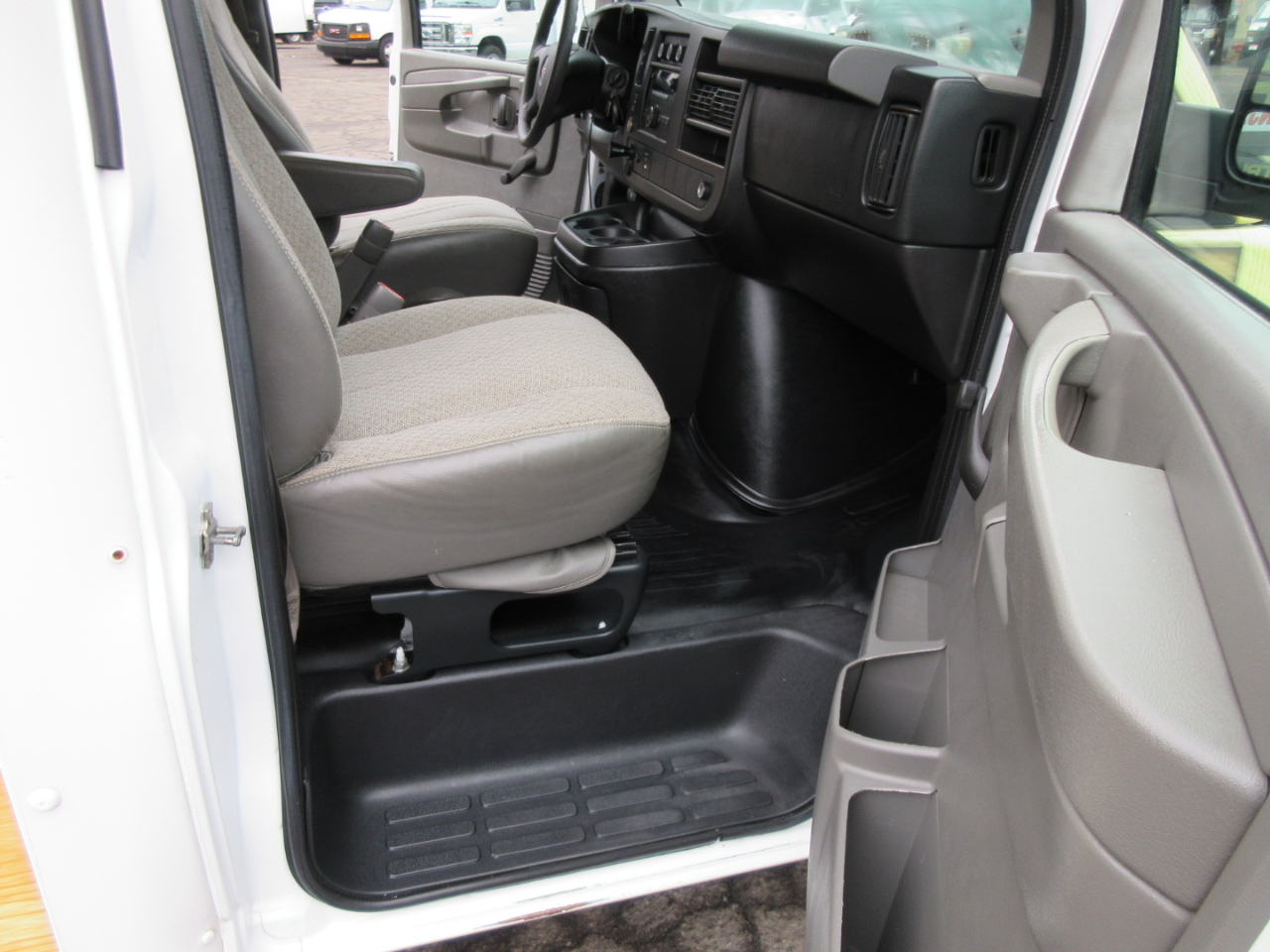 GMC Savana  2013