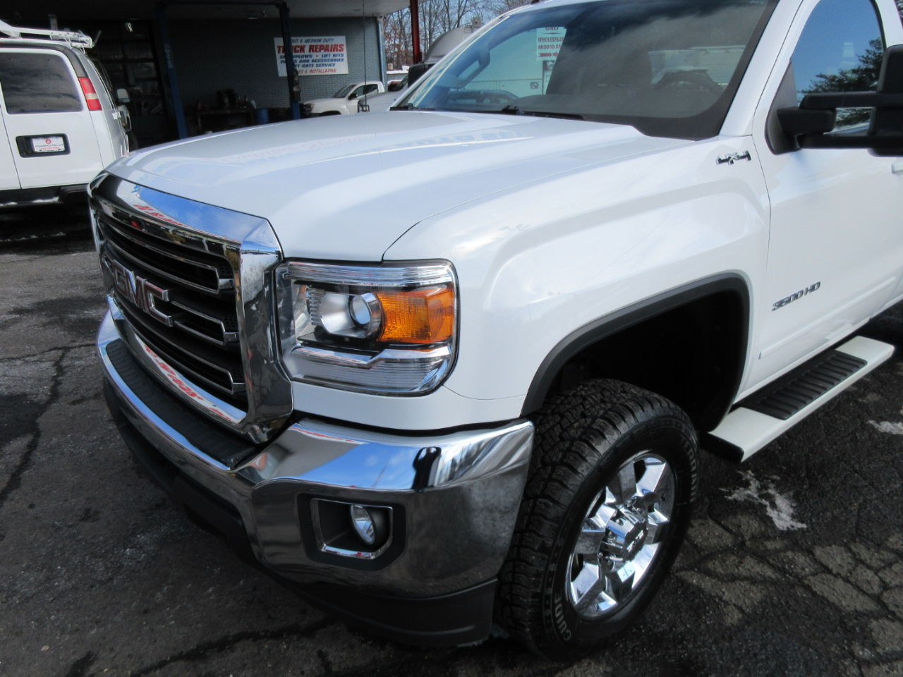 GMC Sierra 3500HD SLE Long Box 4WD 2015