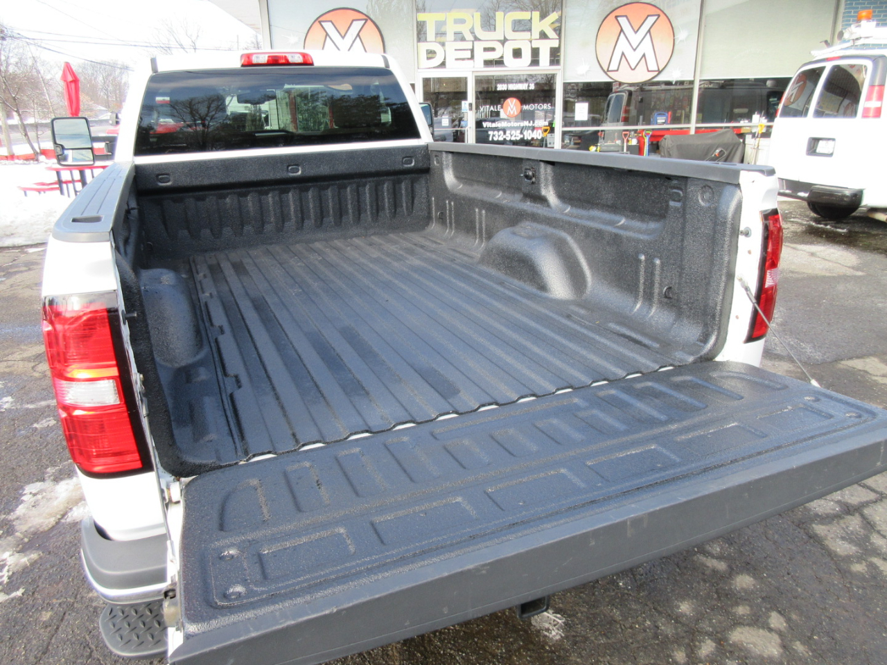 GMC Sierra 3500HD SLE Long Box 4WD 2015