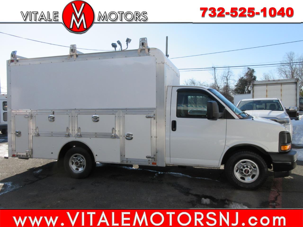 2017 GMC Savana G3500 139 in. ENCLOSED UTILITY SRW