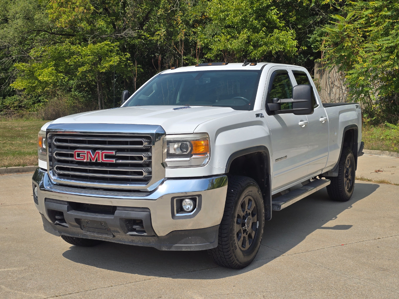 GMC Sierra 2500HD SLE Double Cab 4WD 2015 GMC Sierra 2500HD SLE Double Cab 4WD 2015