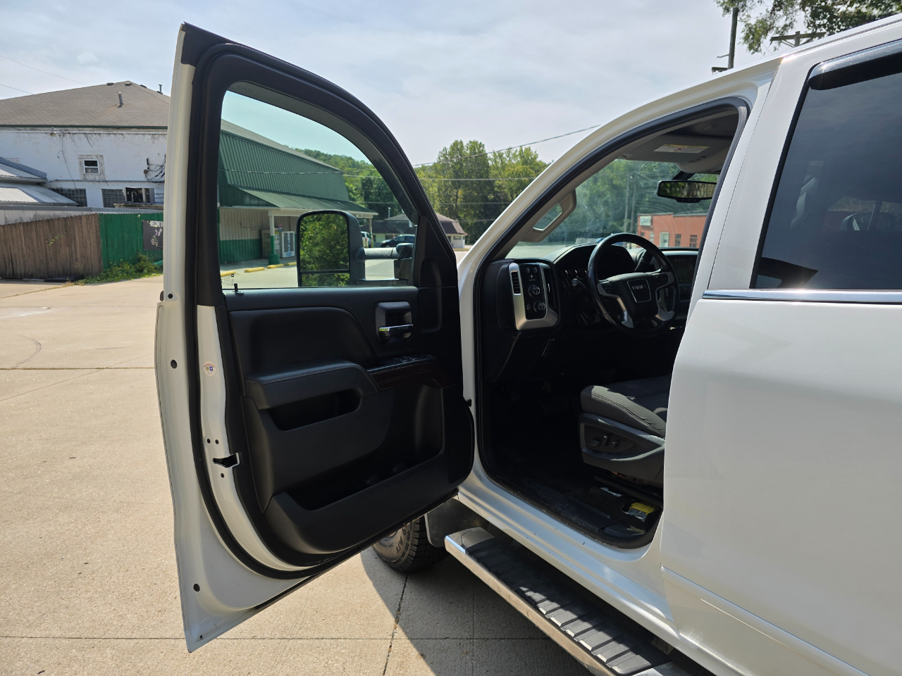 GMC Sierra 2500HD SLE Double Cab 4WD 2015 GMC Sierra 2500HD SLE Double Cab 4WD 2015