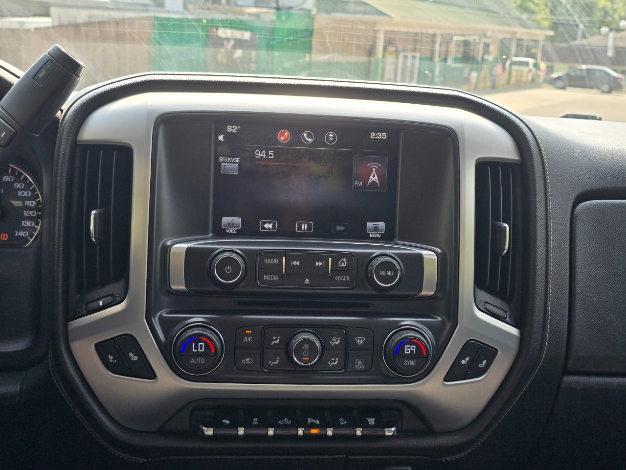 GMC Sierra 2500HD SLE Double Cab 4WD 2015 GMC Sierra 2500HD SLE Double Cab 4WD 2015