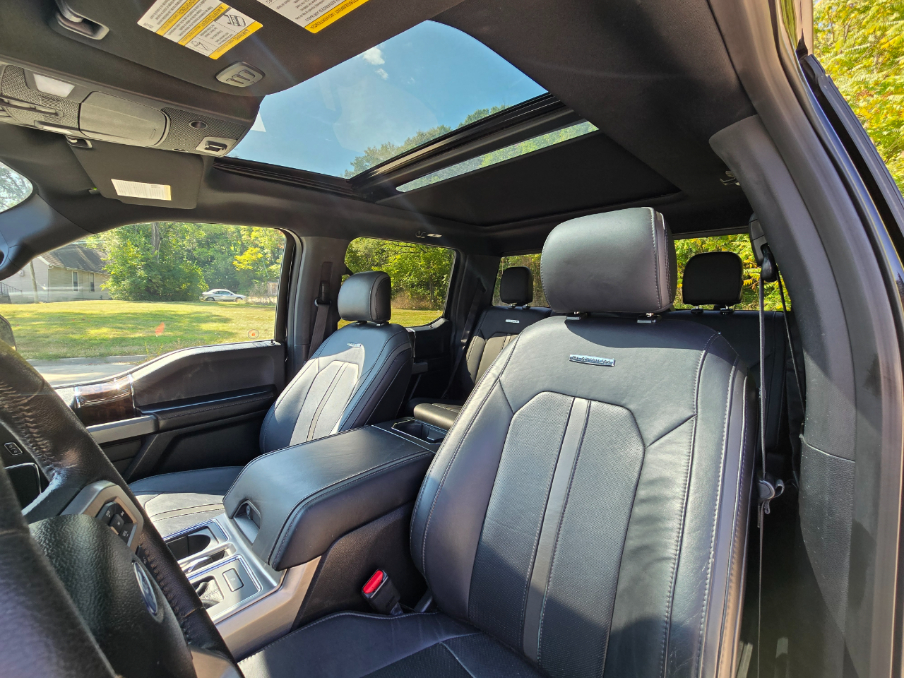 Ford F-150 Platinum SuperCrew 5.5-ft. Bed 4WD 2016 Ford F-150 Platinum SuperCrew 5.5-ft. Bed 4WD 2016