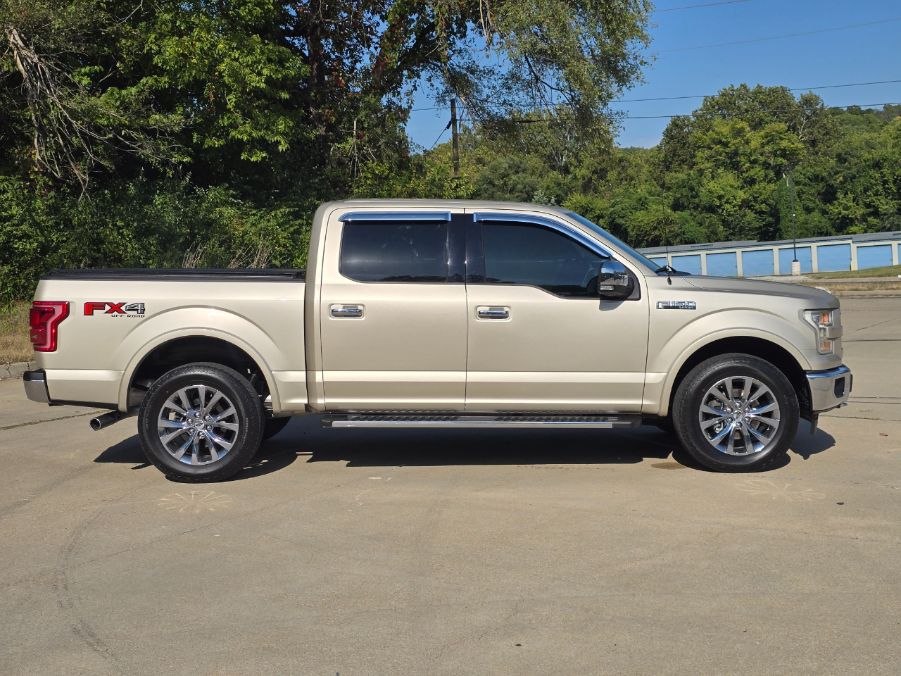 Ford F-150 Lariat SuperCrew 6.5-ft. Bed 4WD 2017 Ford F-150 Lariat SuperCrew 6.5-ft. Bed 4WD 2017