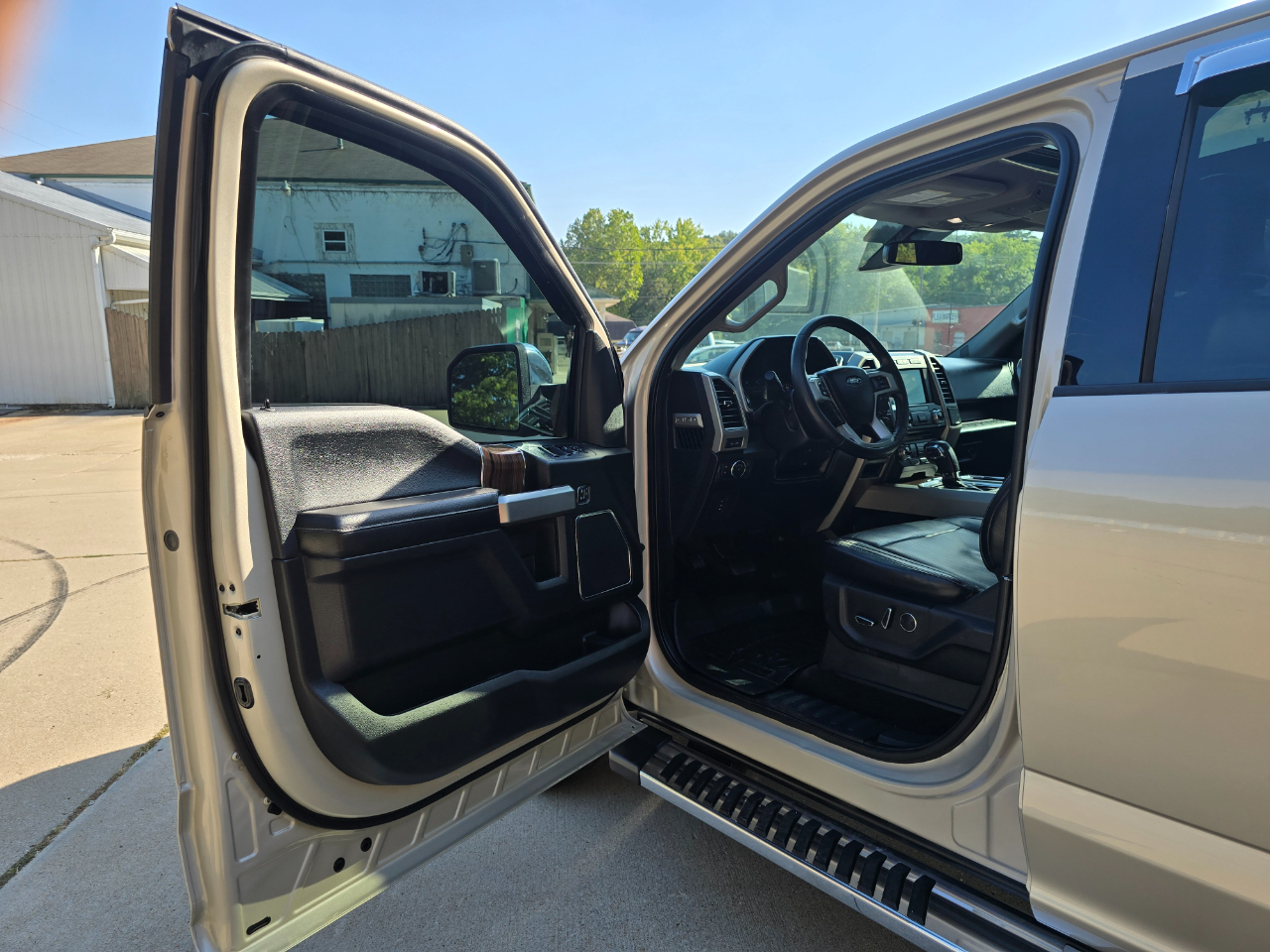 Ford F-150 Lariat SuperCrew 6.5-ft. Bed 4WD 2017 Ford F-150 Lariat SuperCrew 6.5-ft. Bed 4WD 2017