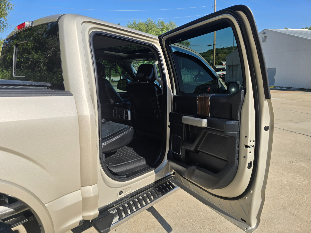 Ford F-150 Lariat SuperCrew 6.5-ft. Bed 4WD 2017 Ford F-150 Lariat SuperCrew 6.5-ft. Bed 4WD 2017
