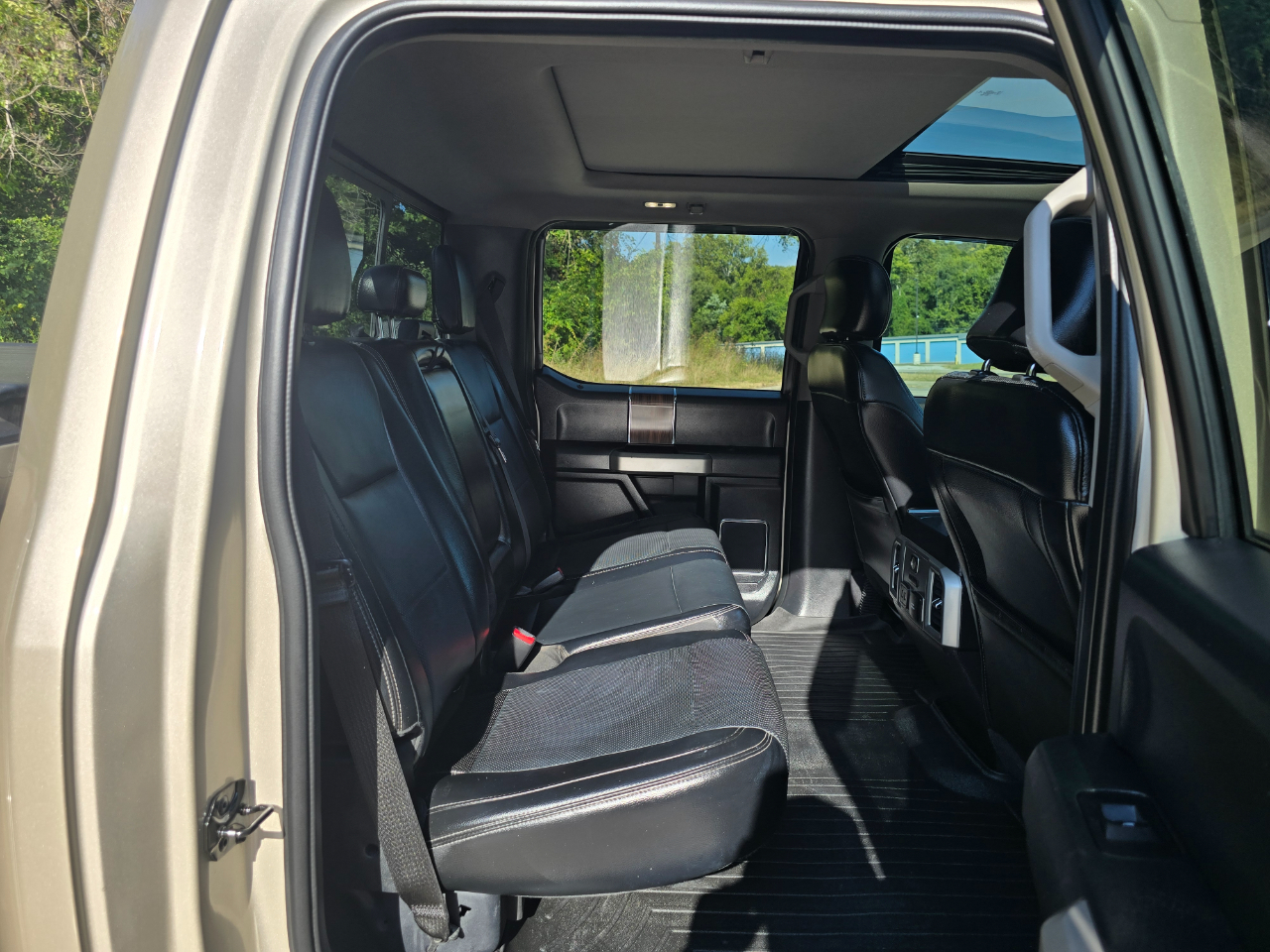 Ford F-150 Lariat SuperCrew 6.5-ft. Bed 4WD 2017 Ford F-150 Lariat SuperCrew 6.5-ft. Bed 4WD 2017