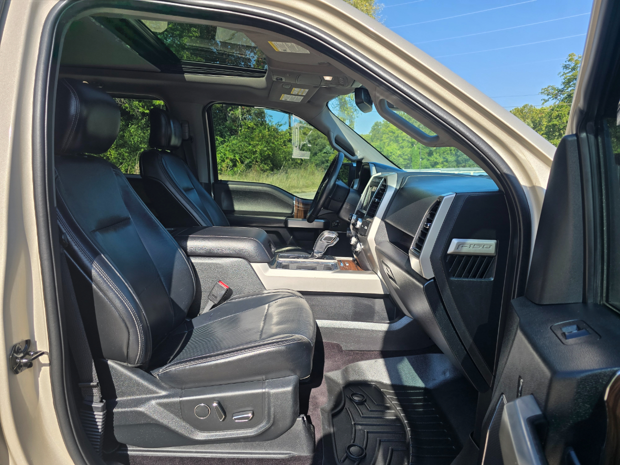 Ford F-150 Lariat SuperCrew 6.5-ft. Bed 4WD 2017 Ford F-150 Lariat SuperCrew 6.5-ft. Bed 4WD 2017