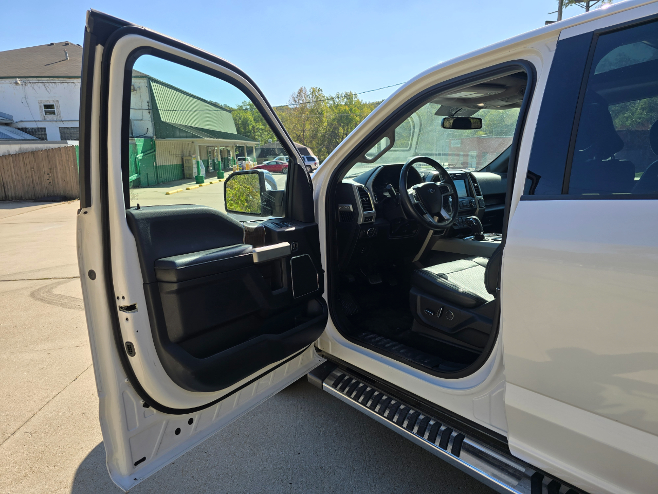 Ford F-150 Lariat SuperCrew 6.5-ft. Bed 4WD 2017 Ford F-150 Lariat SuperCrew 6.5-ft. Bed 4WD 2017