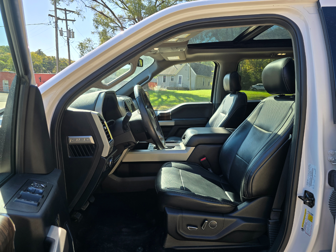 Ford F-150 Lariat SuperCrew 6.5-ft. Bed 4WD 2017 Ford F-150 Lariat SuperCrew 6.5-ft. Bed 4WD 2017