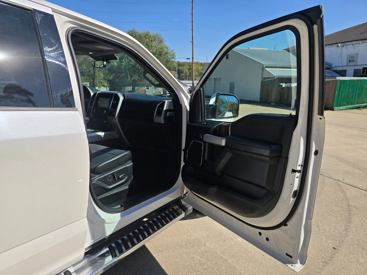 Ford F-150 Lariat SuperCrew 6.5-ft. Bed 4WD 2017 Ford F-150 Lariat SuperCrew 6.5-ft. Bed 4WD 2017