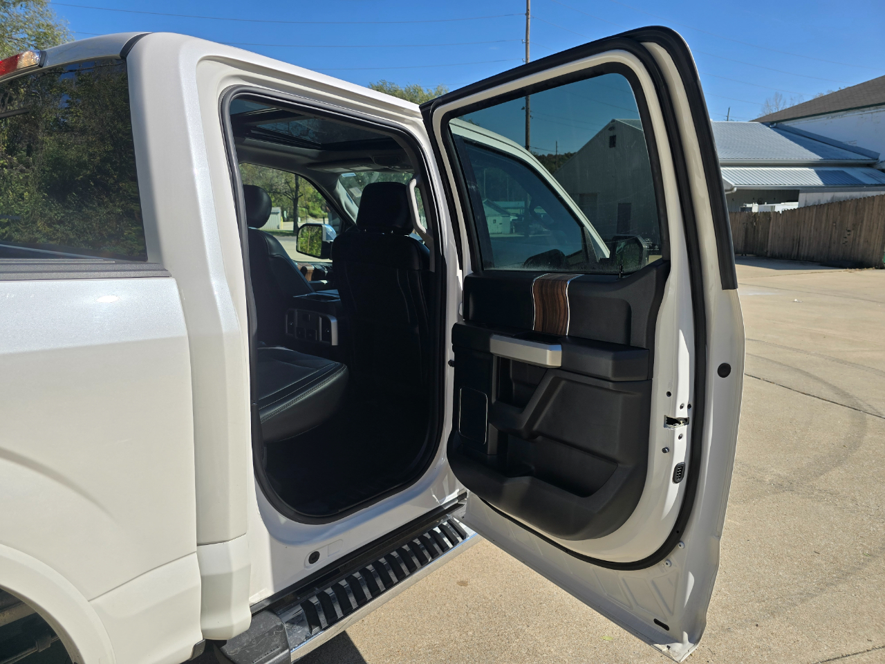 Ford F-150 Lariat SuperCrew 6.5-ft. Bed 4WD 2017 Ford F-150 Lariat SuperCrew 6.5-ft. Bed 4WD 2017