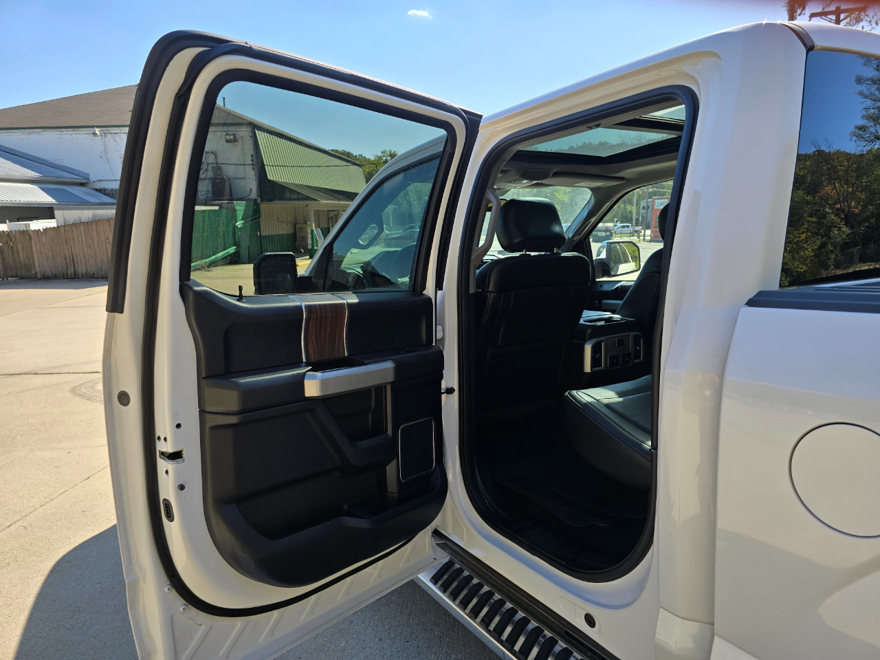 Ford F-150 Lariat SuperCrew 6.5-ft. Bed 4WD 2017 Ford F-150 Lariat SuperCrew 6.5-ft. Bed 4WD 2017