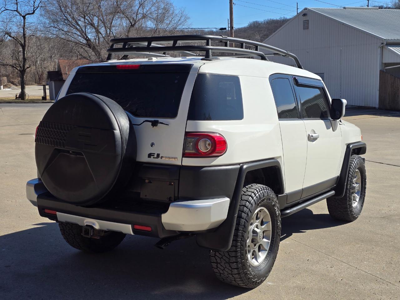 Toyota FJ Cruiser 4WD AT 2013