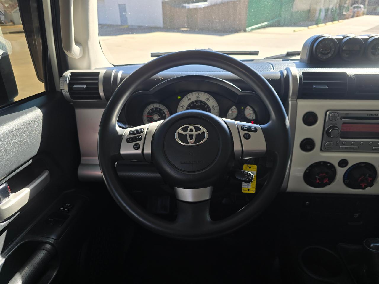 Toyota FJ Cruiser 4WD AT 2013