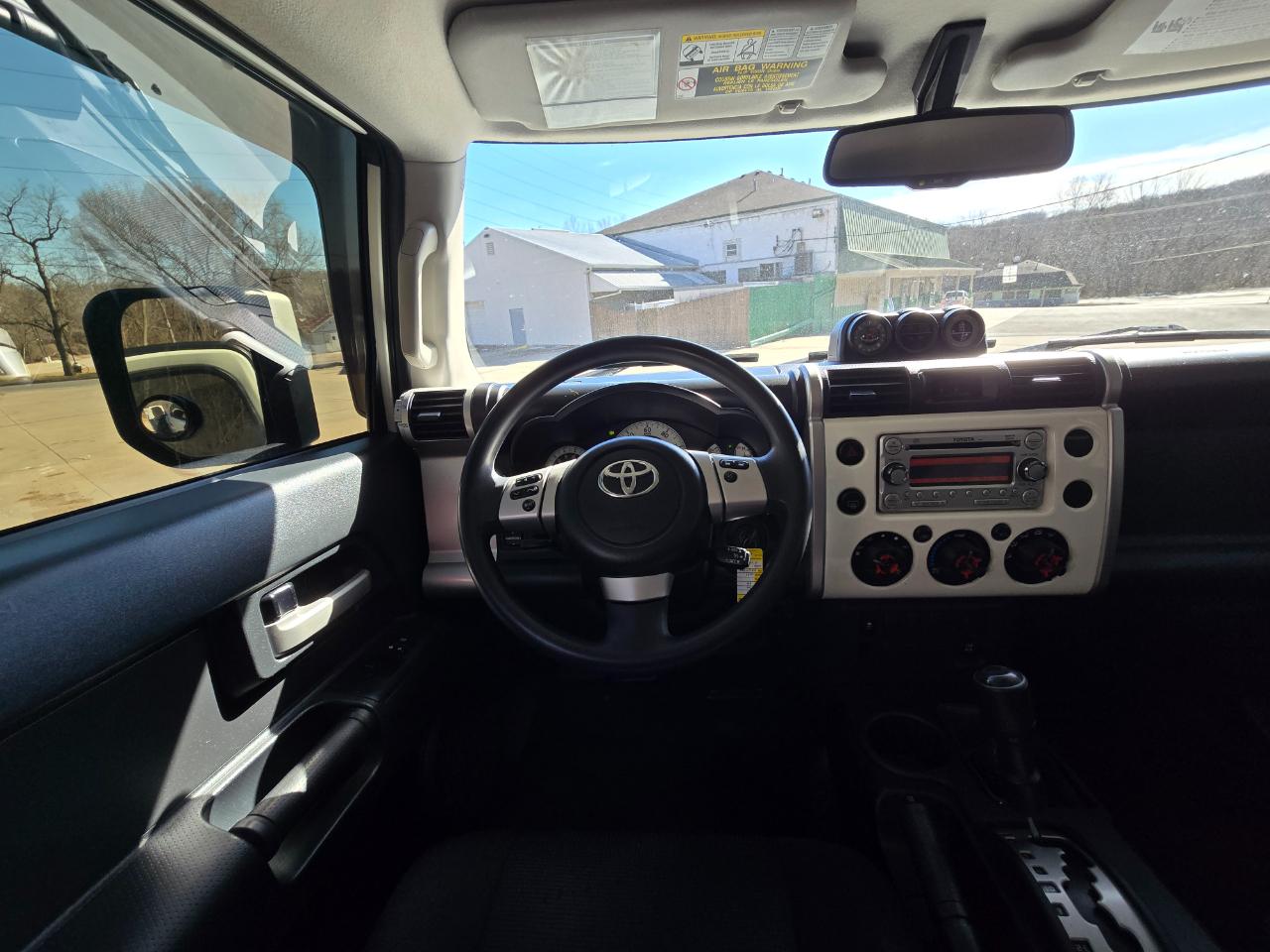 Toyota FJ Cruiser 4WD AT 2013