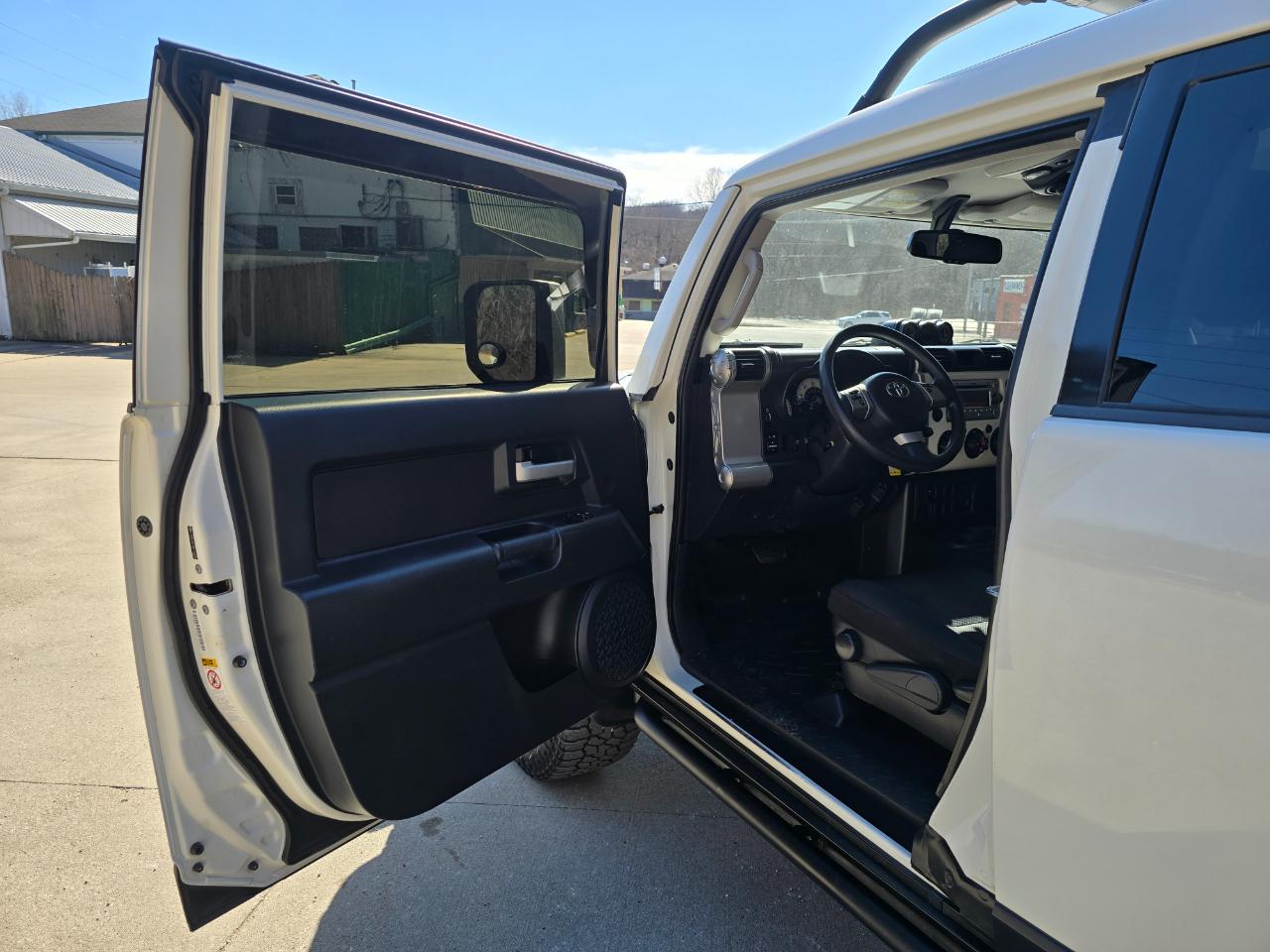 Toyota FJ Cruiser 4WD AT 2013