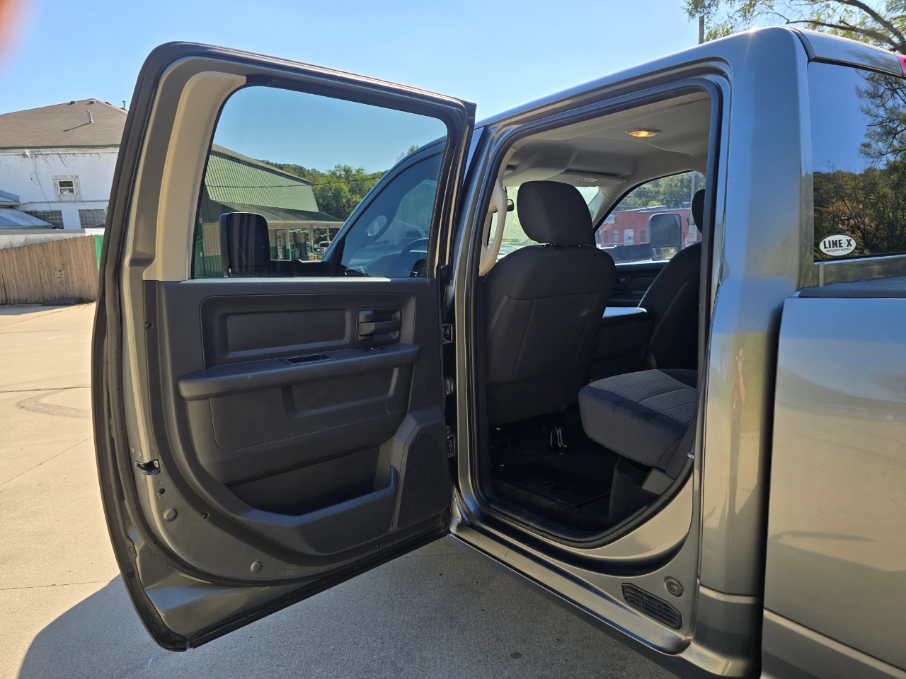 RAM 2500 ST Crew Cab SWB 4WD 2012 RAM 2500 ST Crew Cab SWB 4WD 2012