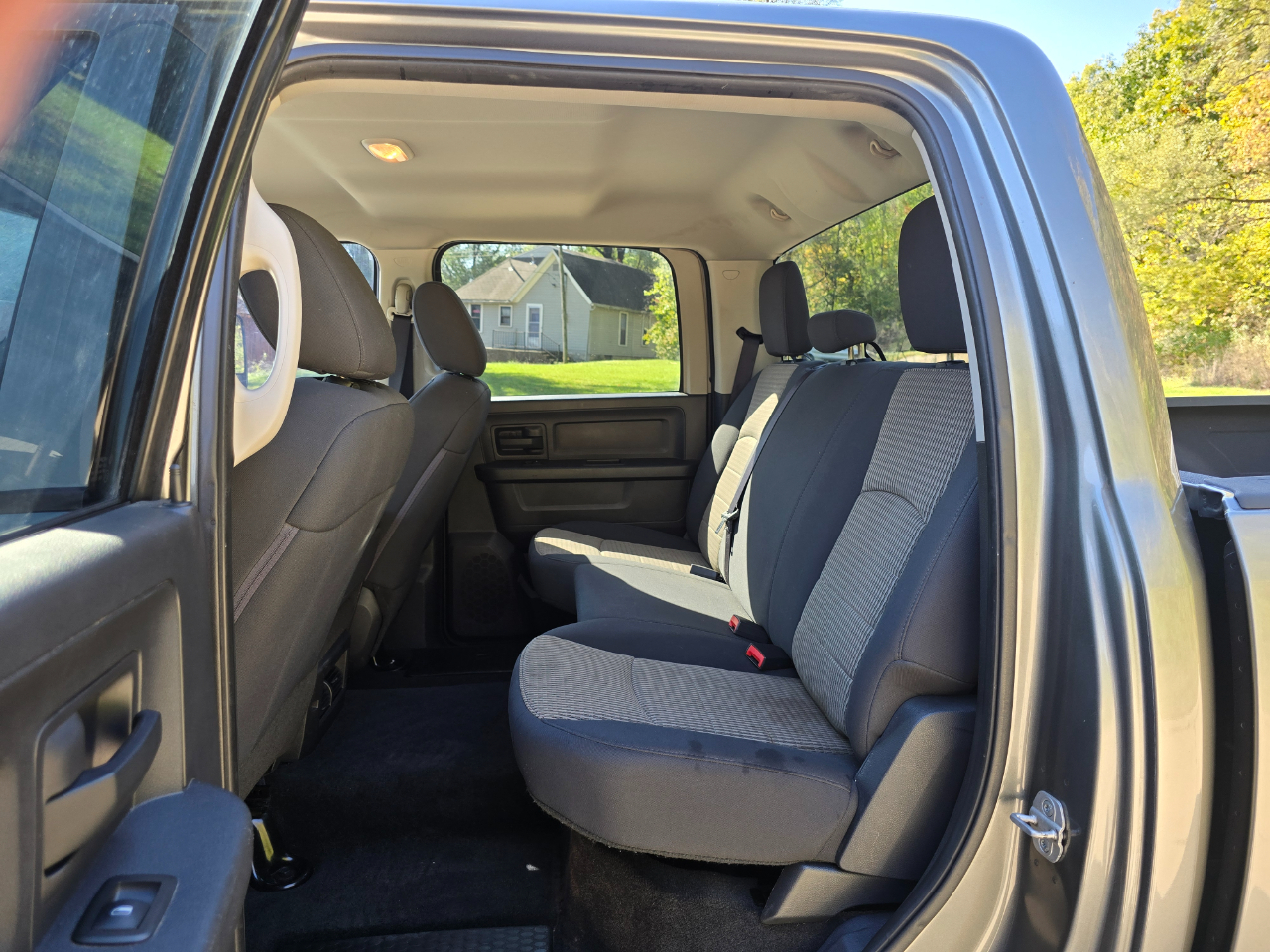 RAM 2500 ST Crew Cab SWB 4WD 2012 RAM 2500 ST Crew Cab SWB 4WD 2012