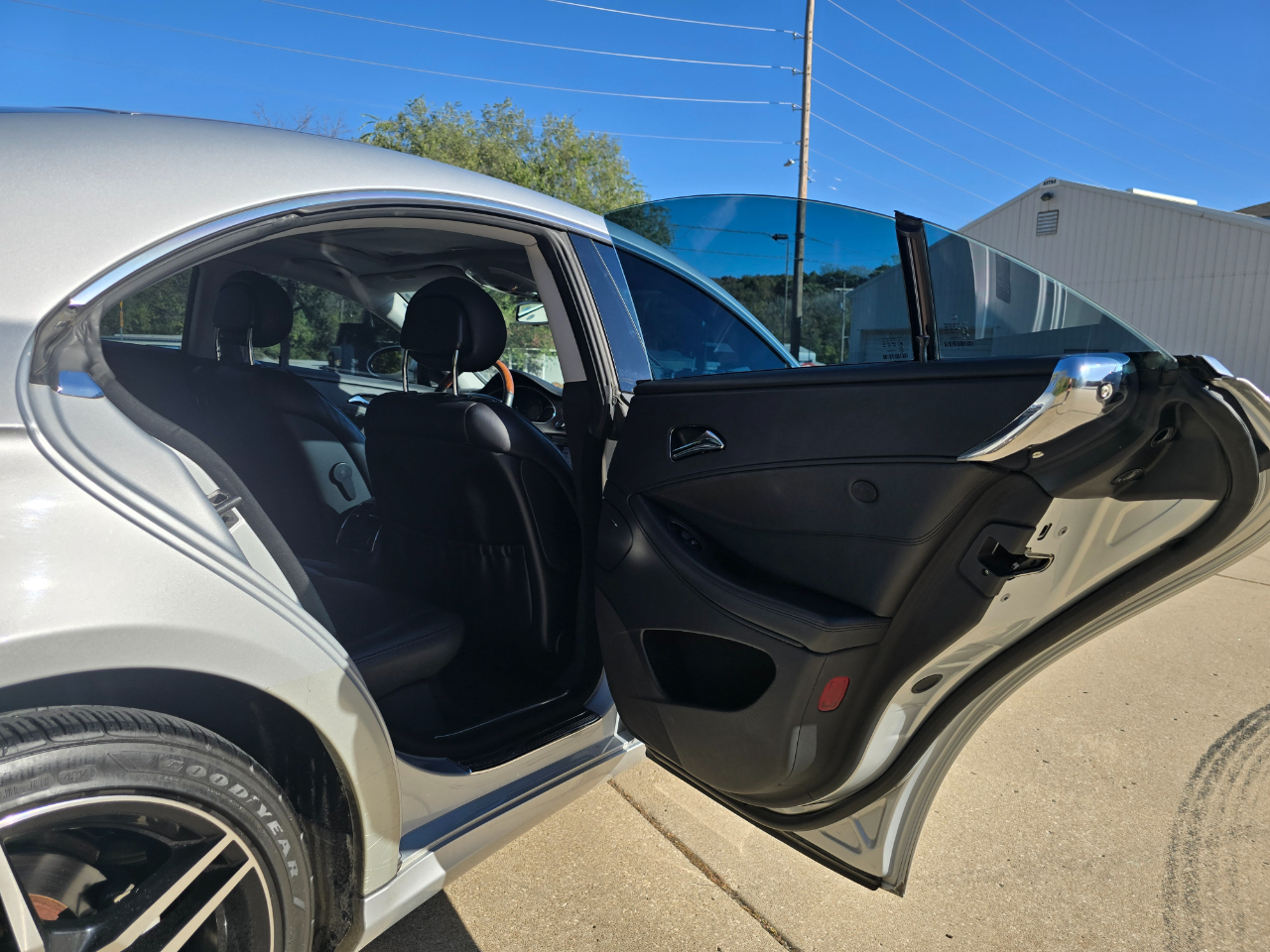 Mercedes-Benz CLS-Class CLS500 4-Door Coupe 2006 Mercedes-Benz CLS-Class CLS500 4-Door Coupe 2006