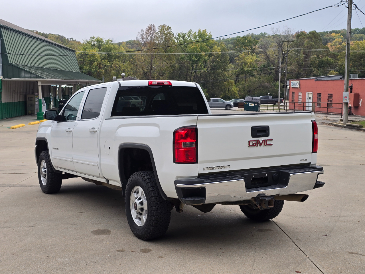 GMC Sierra 2500HD SLE Crew Cab 4WD 2016 GMC Sierra 2500HD SLE Crew Cab 4WD 2016