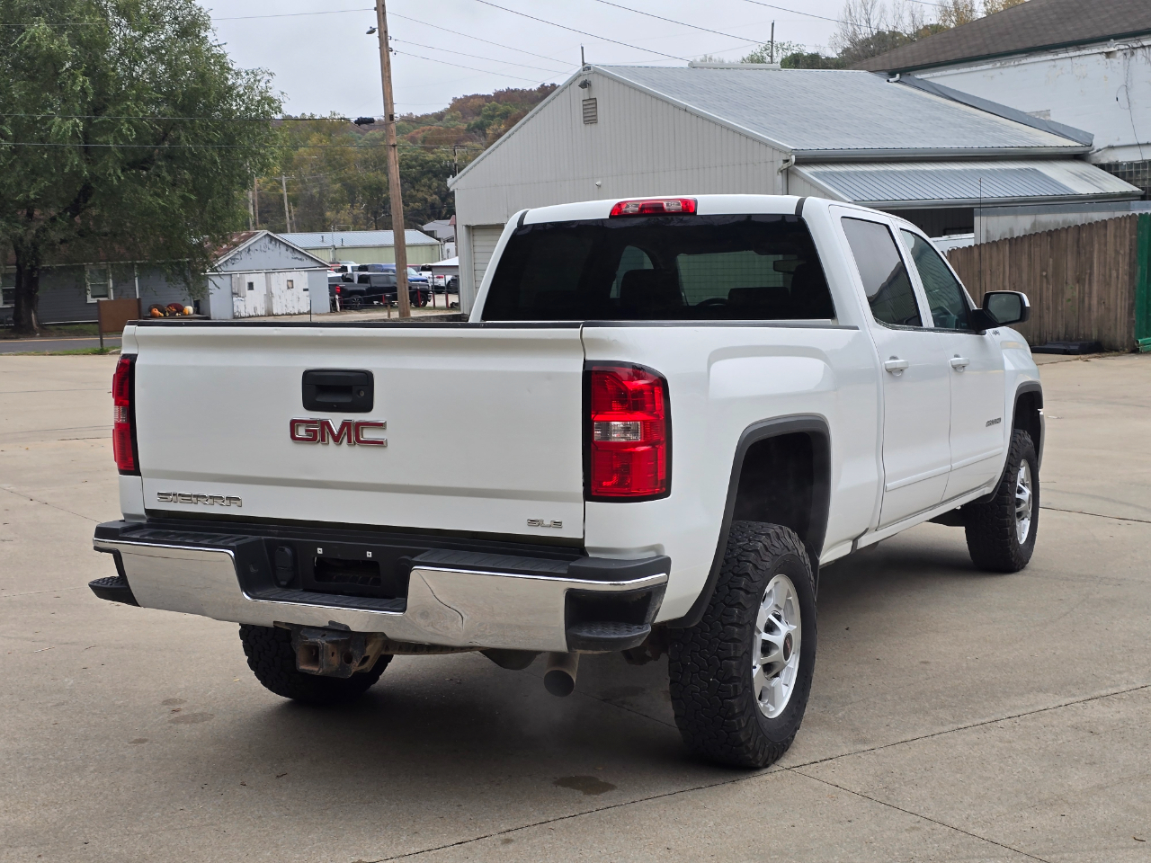 GMC Sierra 2500HD SLE Crew Cab 4WD 2016 GMC Sierra 2500HD SLE Crew Cab 4WD 2016